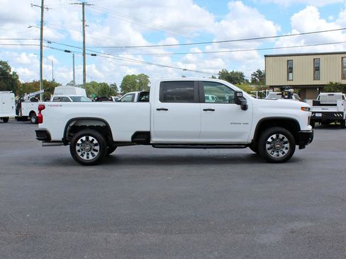 Used 2025 Chevrolet Silverado 2500 Custom w/ Custom Value Package AWD/4WD image 7