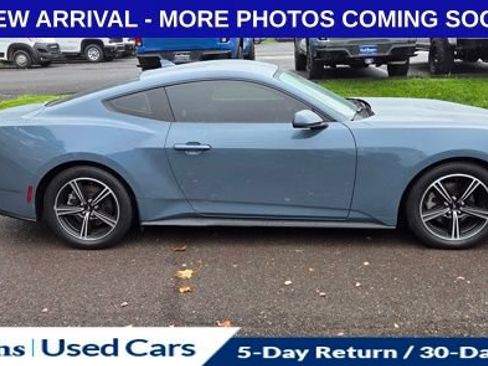 Used 2024 Ford Mustang Coupe RWD image 12