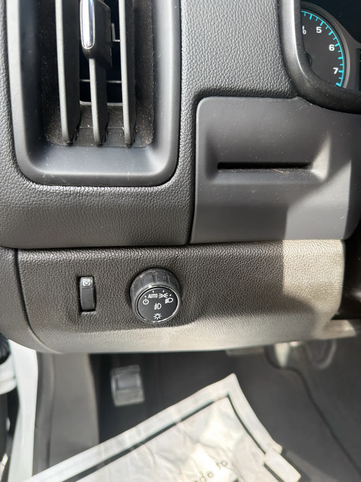 Used 2022 Chevrolet Colorado LT w/ Safety Package RWD image 19
