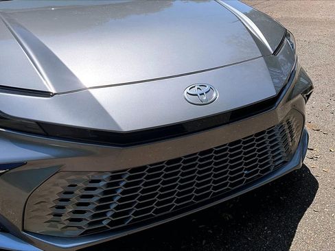 Used 2025 Toyota Camry XSE FWD image 33
