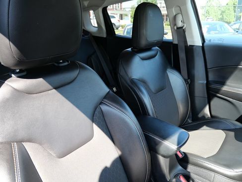 Used 2021 Jeep Compass Latitude w/ Driver Assistance Group AWD/4WD image 19