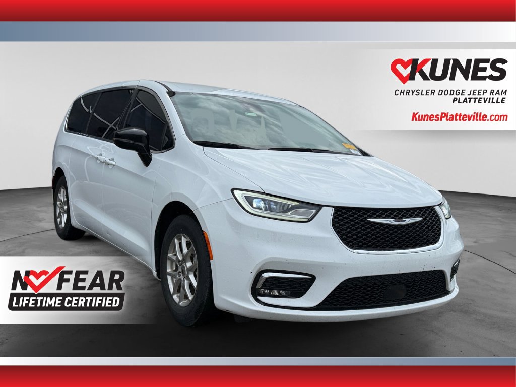 Used 2024 Chrysler Pacifica Touring-L FWD image 1