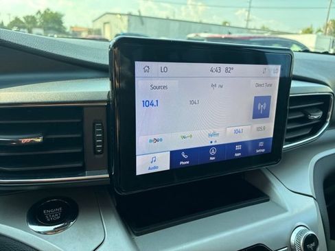 Used 2023 Ford Explorer XLT w/ Equipment Group 202A RWD image 31