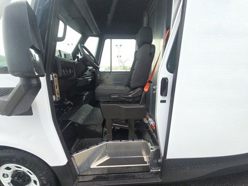 New 2025 Chevrolet Brightdrop 600 image 10