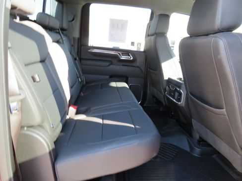 Used 2024 Chevrolet Silverado 2500 LTZ w/ LTZ Convenience Package image 14