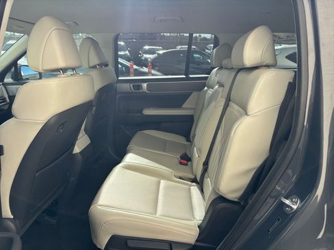 Used 2025 Hyundai Santa Fe SEL image 29