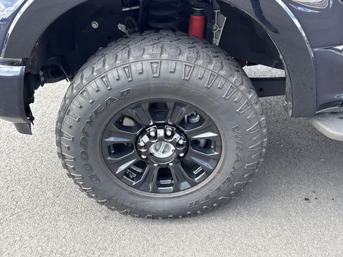 Used 2022 Ford F250 Lariat w/ Tremor Off-Road Package image 11