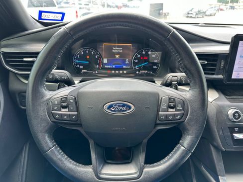 Used 2020 Ford Explorer XLT w/ Equipment Group 202A RWD image 8