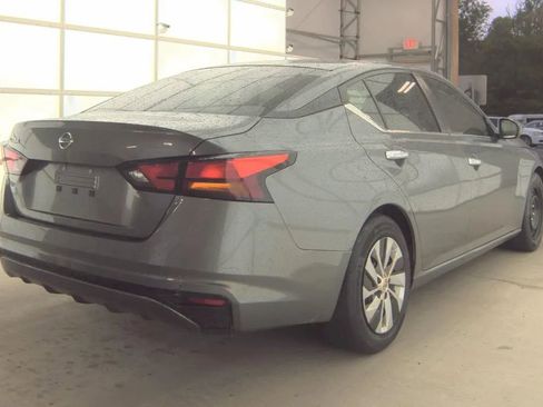 Used 2022 Nissan Altima 2.5 S FWD image 3