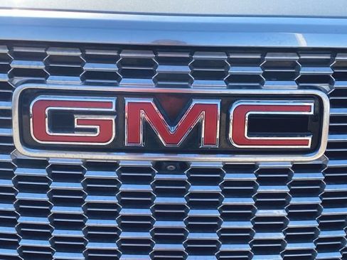 Used 2024 GMC Yukon Denali AWD/4WD image 32