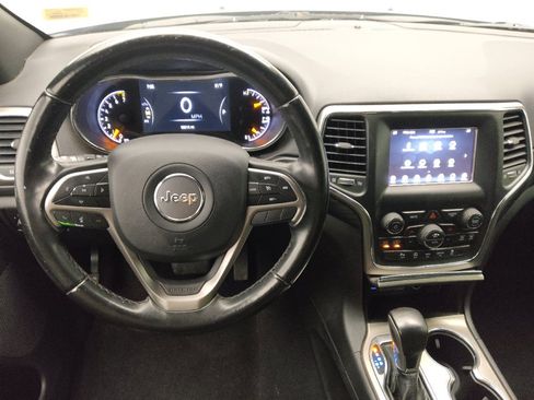 Used 2021 Jeep Grand Cherokee Laredo RWD image 22