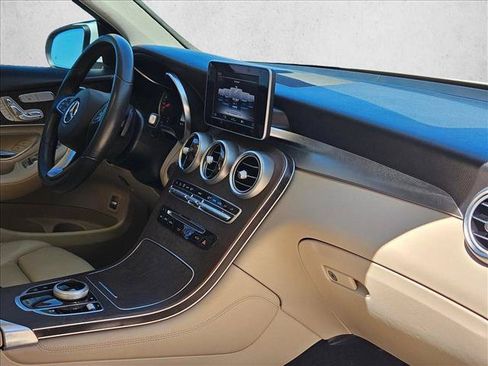 Used 2019 Mercedes-Benz GLC 300 image 18