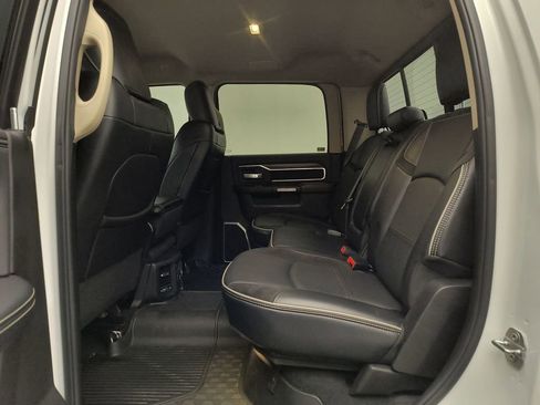Used 2019 RAM 2500 Laramie AWD/4WD image 13