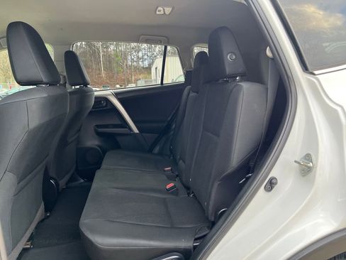 Used 2018 Toyota RAV4 LE w/ All Weather Liner Package image 15