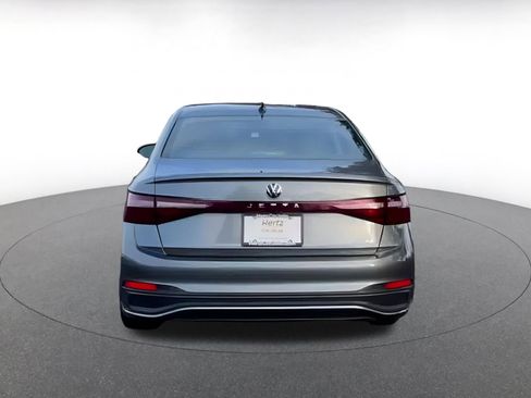 Used 2025 Volkswagen Jetta SE image 7