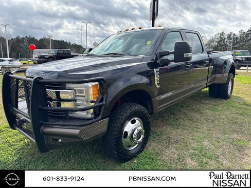 Used 2017 Ford F350 King Ranch w/ King Ranch Ultimate Package image 9