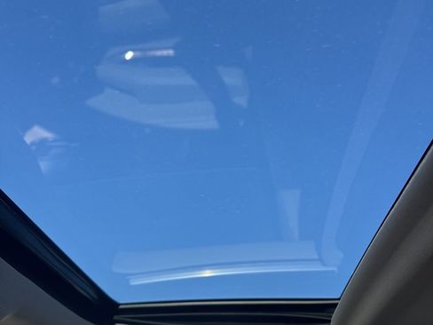 Used 2017 GMC Yukon SLT w/ Premium Edition image 15