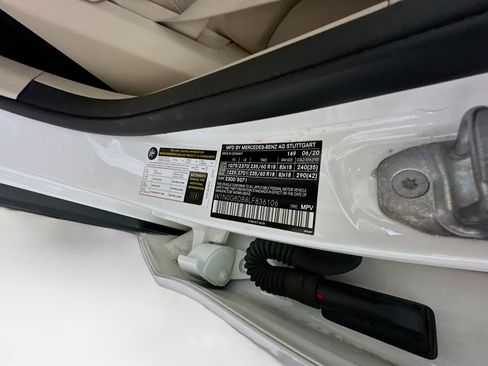 Used 2020 Mercedes-Benz GLC 300 image 12