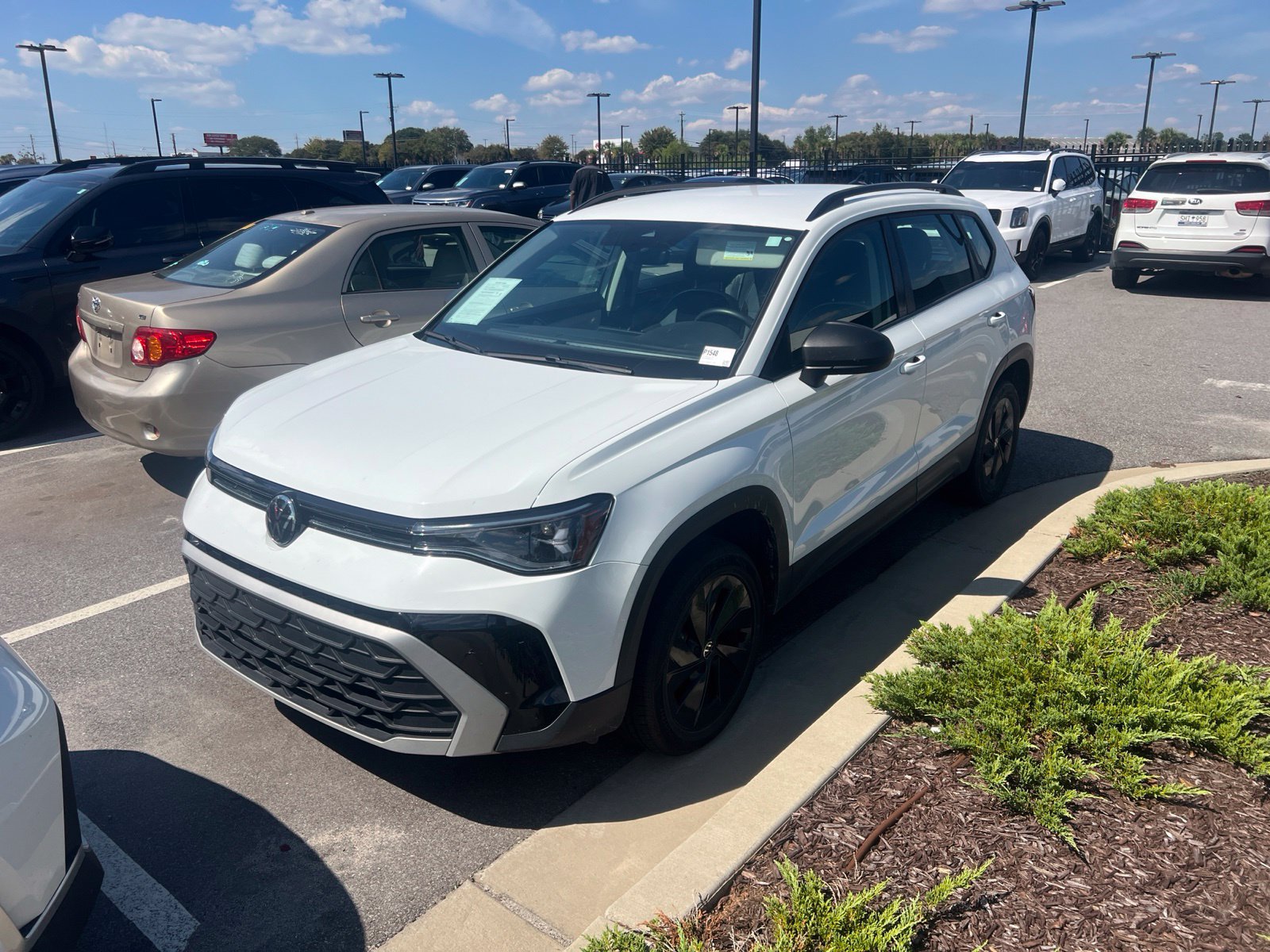 Used 2025 Volkswagen Taos S FWD image 2