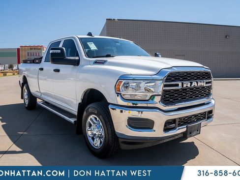 Used 2024 RAM 3500 Tradesman w/ Chrome Appearance Group AWD/4WD image 32