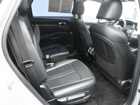 Used 2023 Kia Sorento SX AWD/4WD image 25