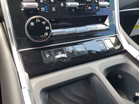 New 2025 Nissan Armada Platinum Reserve RWD image 16