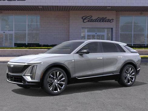 New 2026 Cadillac Lyriq Signature Luxury AWD/4WD image 2