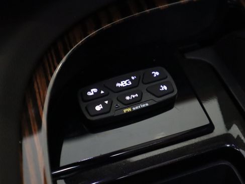 Used 2024 Cadillac Escalade Premium Luxury AWD/4WD image 34