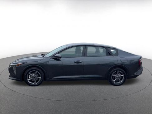 Used 2025 Kia K4 LXS image 9