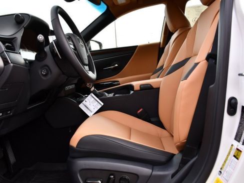 New 2025 Lexus ES 350 w/ Premium Package image 12