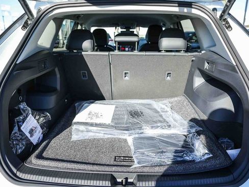 New 2026 Volkswagen Tiguan SE image 18