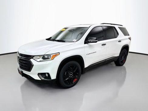 Used 2020 Chevrolet Traverse Premier w/ Redline Edition AWD/4WD image 3