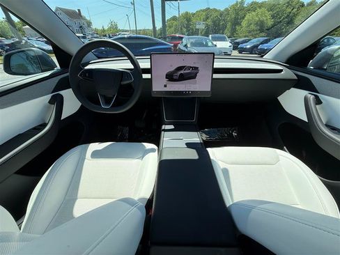 Used 2026 Tesla Model Y Long Range AWD/4WD image 17