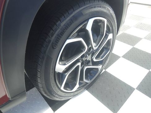Used 2025 Chevrolet Trax RS FWD image 32