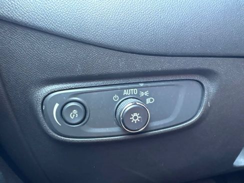 Used 2022 Chevrolet Equinox LT FWD image 17