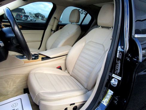 Used 2017 Alfa Romeo Giulia Ti w/ TI Lusso Light Wood Package image 15