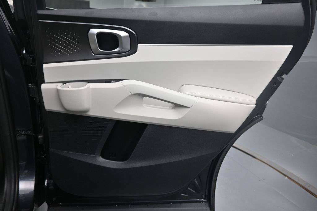 Used 2025 Kia Sorento S FWD image 25