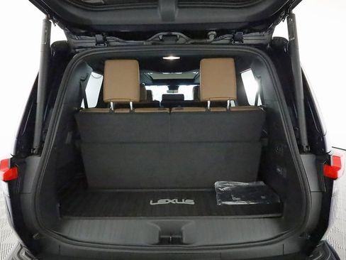 Used 2025 Lexus GX 550 w/ Accessory Package (2T) image 13