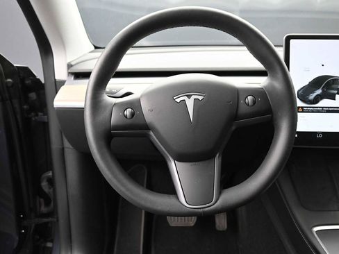 Used 2021 Tesla Model Y Long Range AWD/4WD image 9