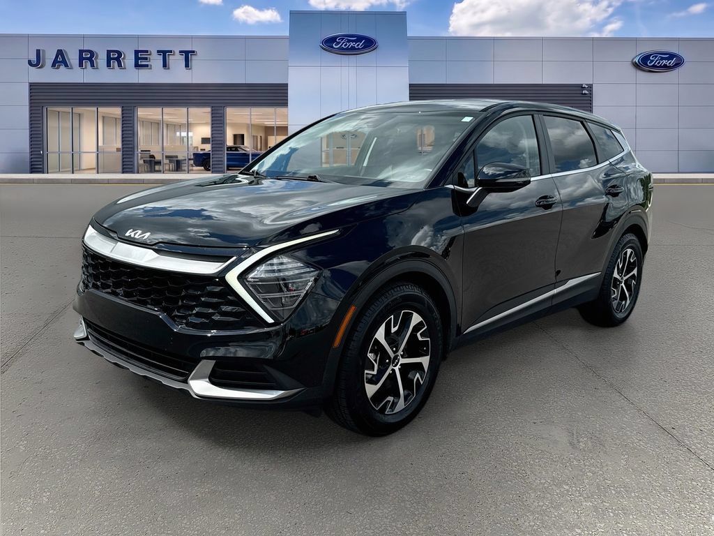 Used 2025 Kia Sportage EX FWD image 3