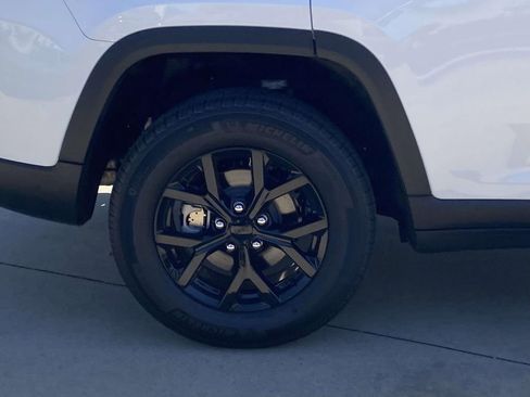 New 2026 Jeep Grand Cherokee Altitude AWD/4WD image 8