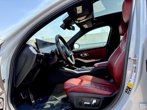 Used 2023 BMW M340i xDrive image 9