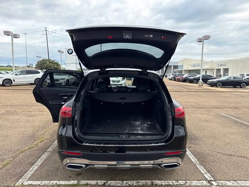 Used 2023 Mercedes-Benz GLC 300 4MATIC image 9