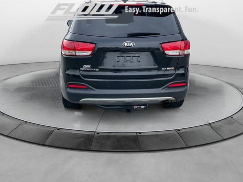 Used 2016 Kia Sorento EX image 8