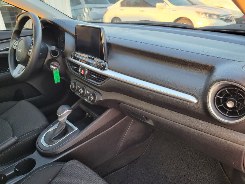 Used 2022 Kia Forte LXS FWD image 25