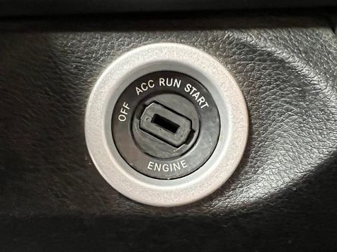 Used 2020 RAM 1500 Classic SLT w/ Luxury Group AWD/4WD image 29
