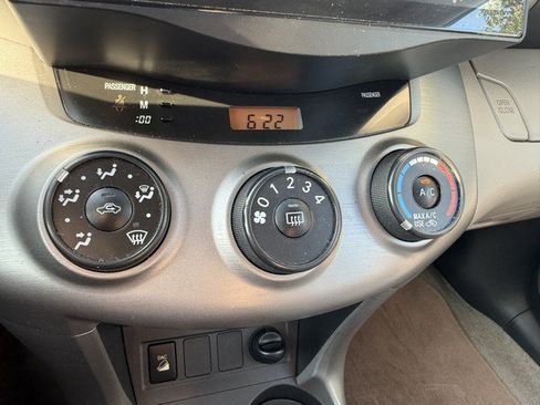 Used 2007 Toyota RAV4 4WD w/ 3rd Row image 27
