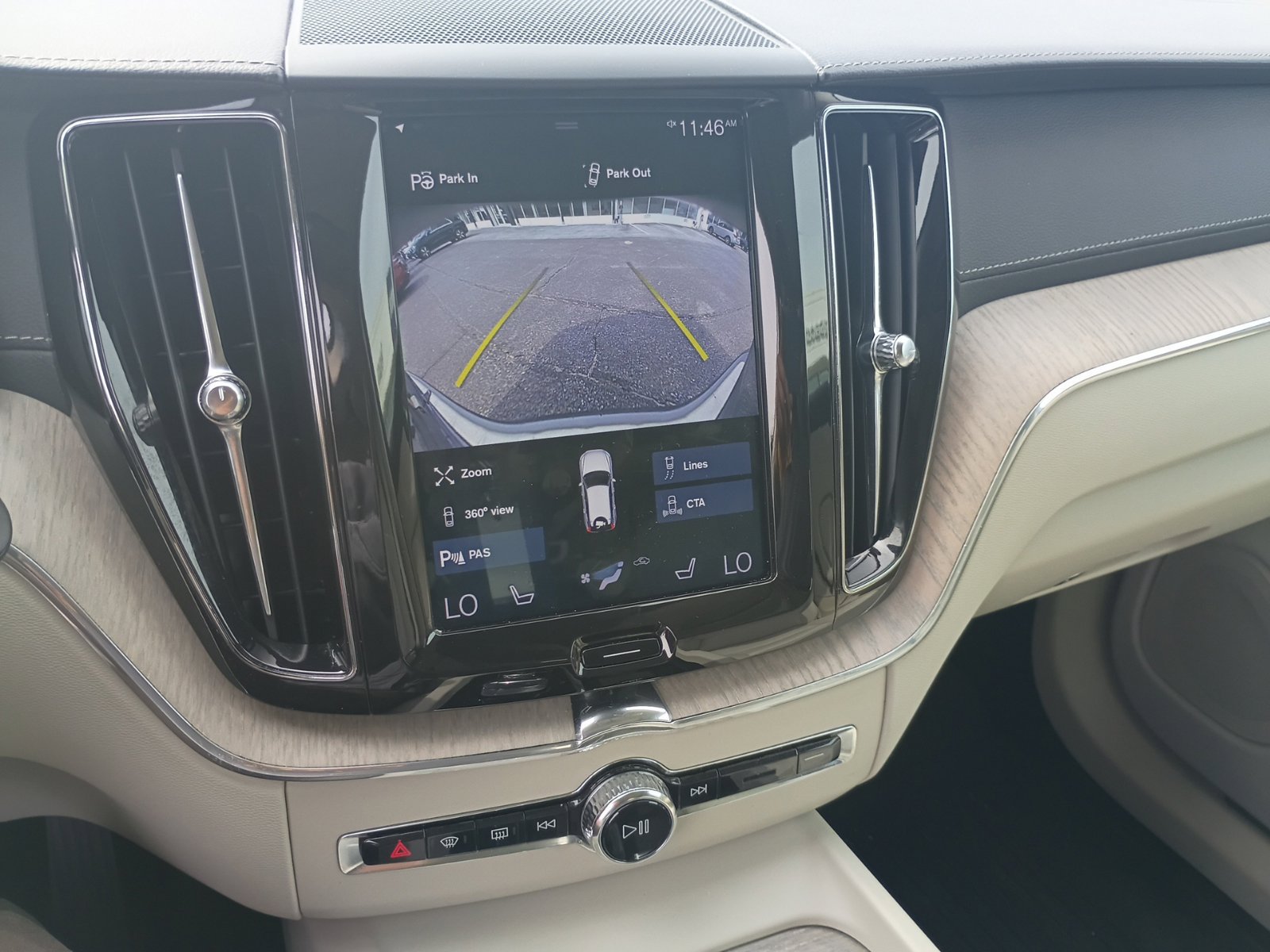 Used 2019 Volvo XC60 T8 Inscription w/ Advanced Package AWD/4WD image 9