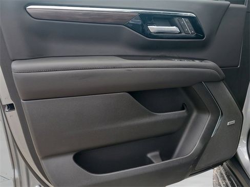 New 2025 Chevrolet Suburban LT w/ Comfort Package image 19