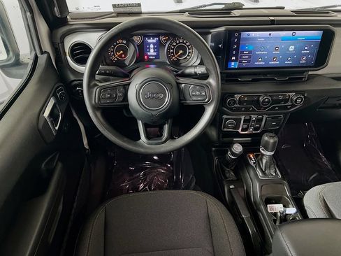 Used 2024 Jeep Gladiator Sport AWD/4WD image 19